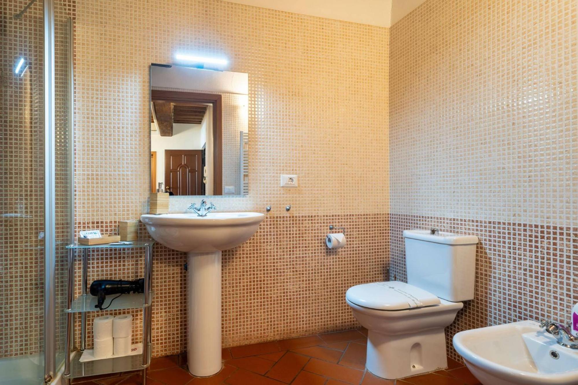 Hotel La Dimora Nell'Anfiteatro Lukka Zewnętrze zdjęcie